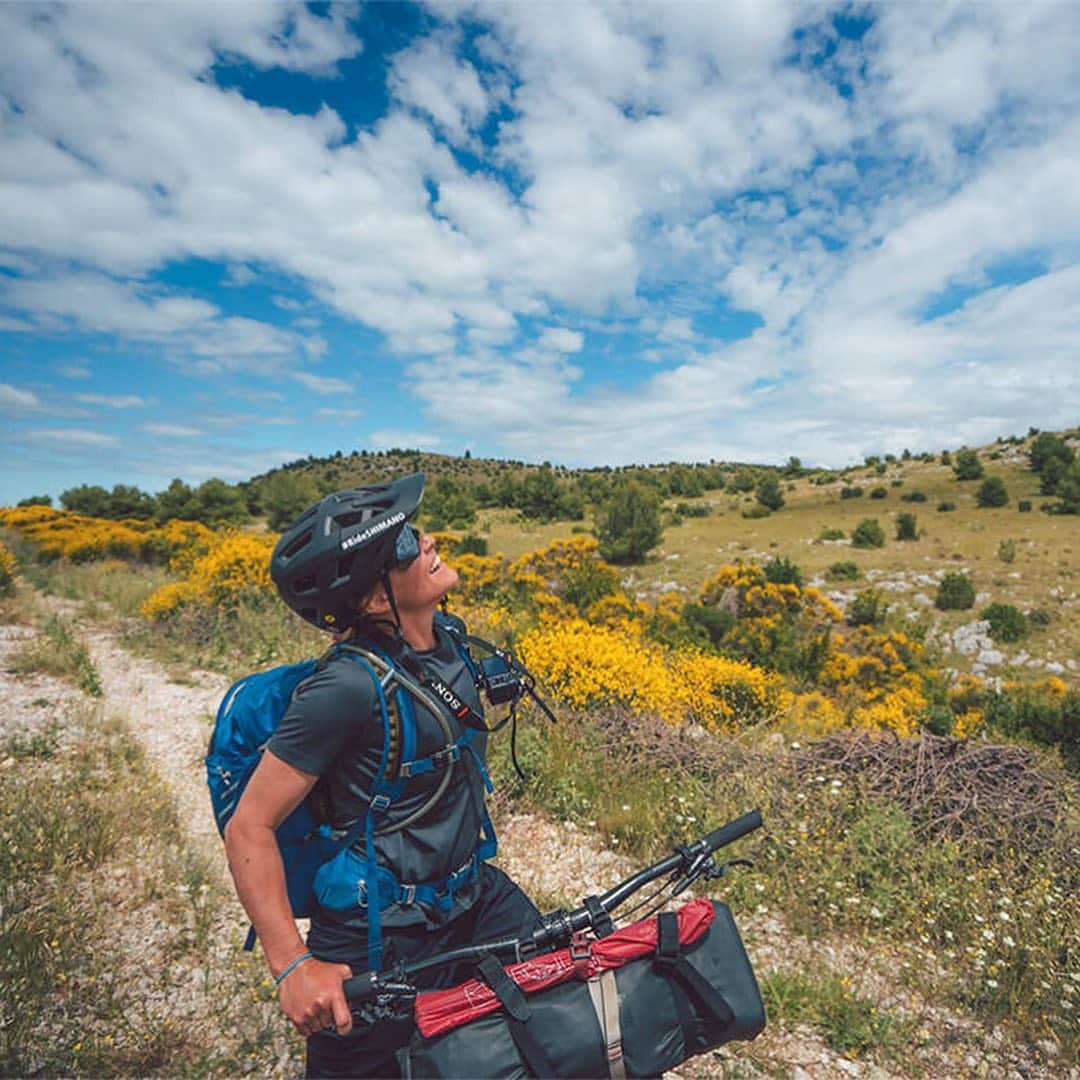 Shimanoさんのインスタグラム写真 - (ShimanoInstagram)「@elladee17 & @thewideeyedworld recently bike packed the Adriatic Crest Trail in Croatia. Click the link in our bio to read more about their adventure. #ShimanoMTB #Bikepacking #MTB」8月8日 7時21分 - rideshimano