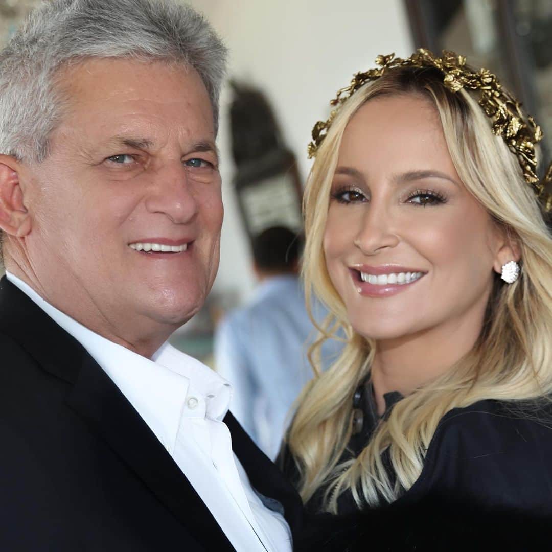 Claudia Leitteのインスタグラム：「Feliz Aniversário para o pai mais lindo e bem humorado da face da Terra! Feliz Aniversário, Derinho! #Dad TE AMO! @claudioinacio」