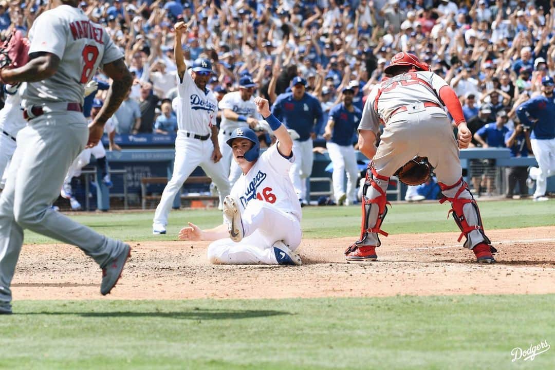 Los Angeles Dodgersさんのインスタグラム写真 - (Los Angeles DodgersInstagram)「#WALKOFFS? The Boys in Blue stay doing this.」8月8日 7時38分 - dodgers
