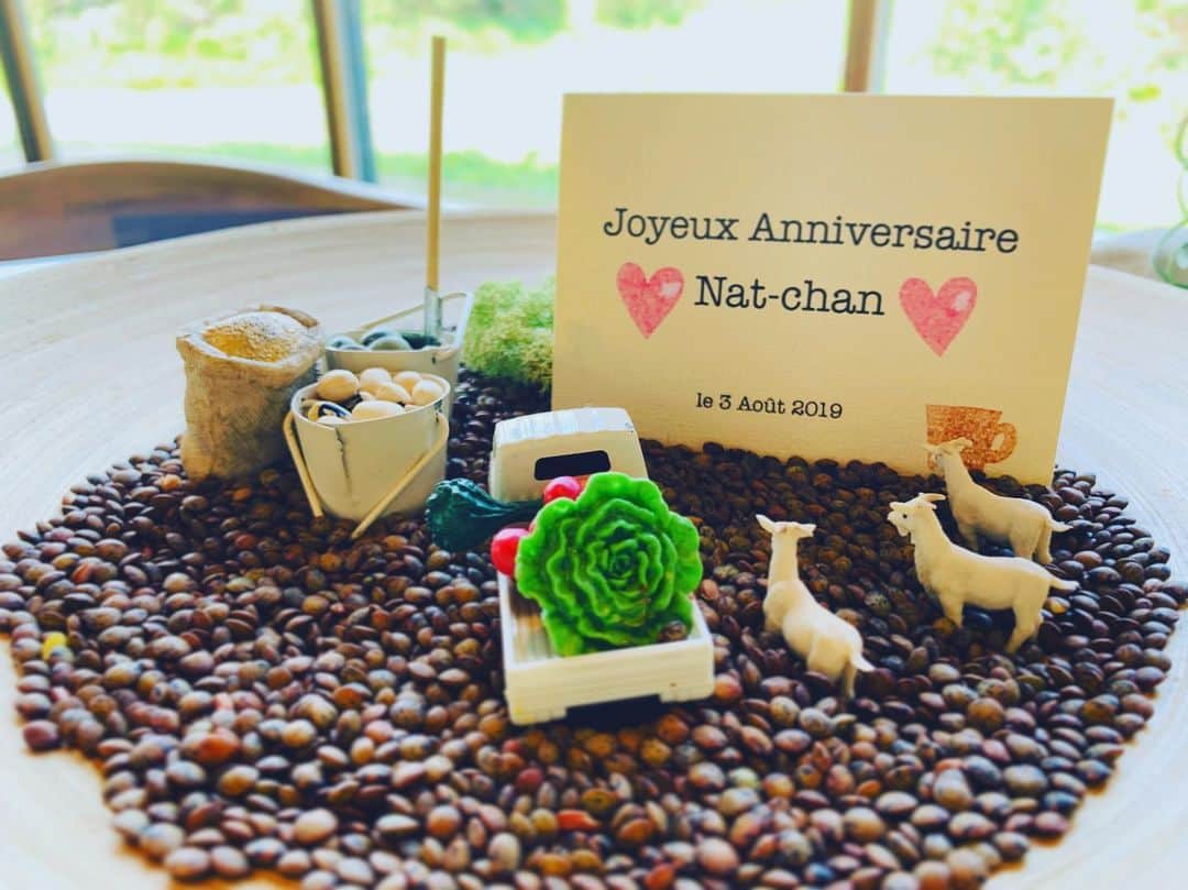 小林夏子さんのインスタグラム写真 - (小林夏子Instagram)「2019.8.3 穏やかな誕生日を迎えることができました☺︎ 見守り応援してくださる大切な皆さま いつもありがとうございます。 36歳の永夏子もよろしくお願いいたします。 イケメン山羊氏の前髪。  #birthday #anniversary #36th #happy #withhasband #nature #organic  #restaurant #garden  #beautiful #yummy #peacefultime #goat #handsame #love #life #thanks」8月8日 7時57分 - natsuko.0803