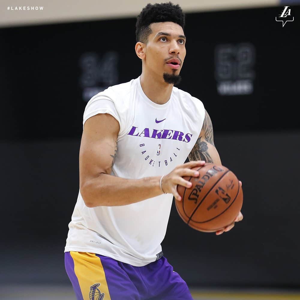 Los Angeles Lakersさんのインスタグラム写真 - (Los Angeles LakersInstagram)「Danny’s first bucket as a Laker 💛💜」8月8日 8時29分 - lakers