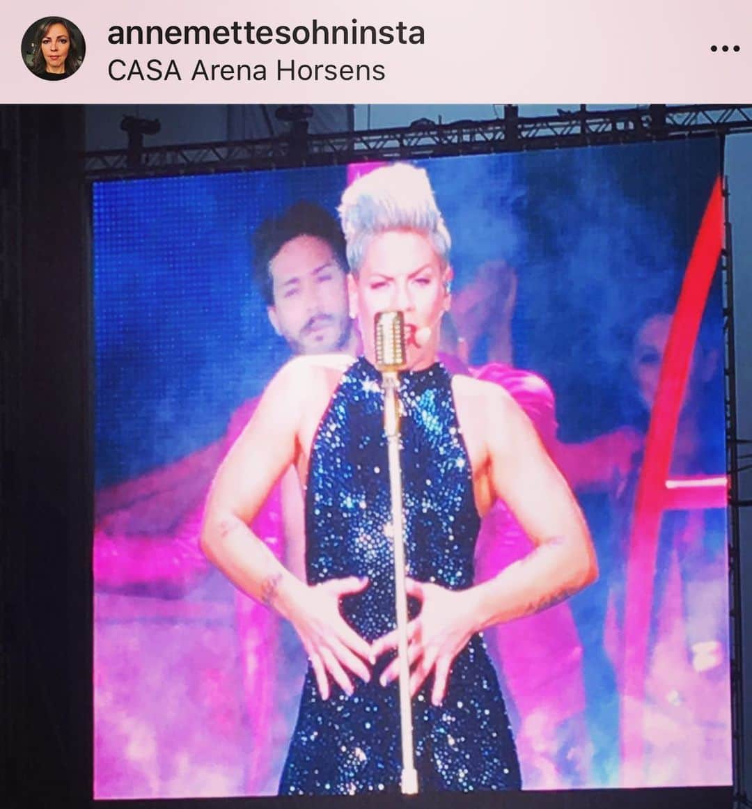 P!nk（ピンク）さんのインスタグラム写真 - (P!nk（ピンク）Instagram)「Horsens I love you!!!! Thank you for being amazing!!!! ❤️❤️❤️❤️❤️」8月8日 8時31分 - pink