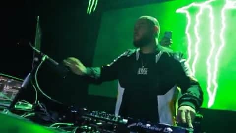 ファンクマスター・フレックスのインスタグラム：「Happy Birthday @djbobbytrends !!!! U see him tearing these spots down!!! @litdigitaldjs @shaketheblock」