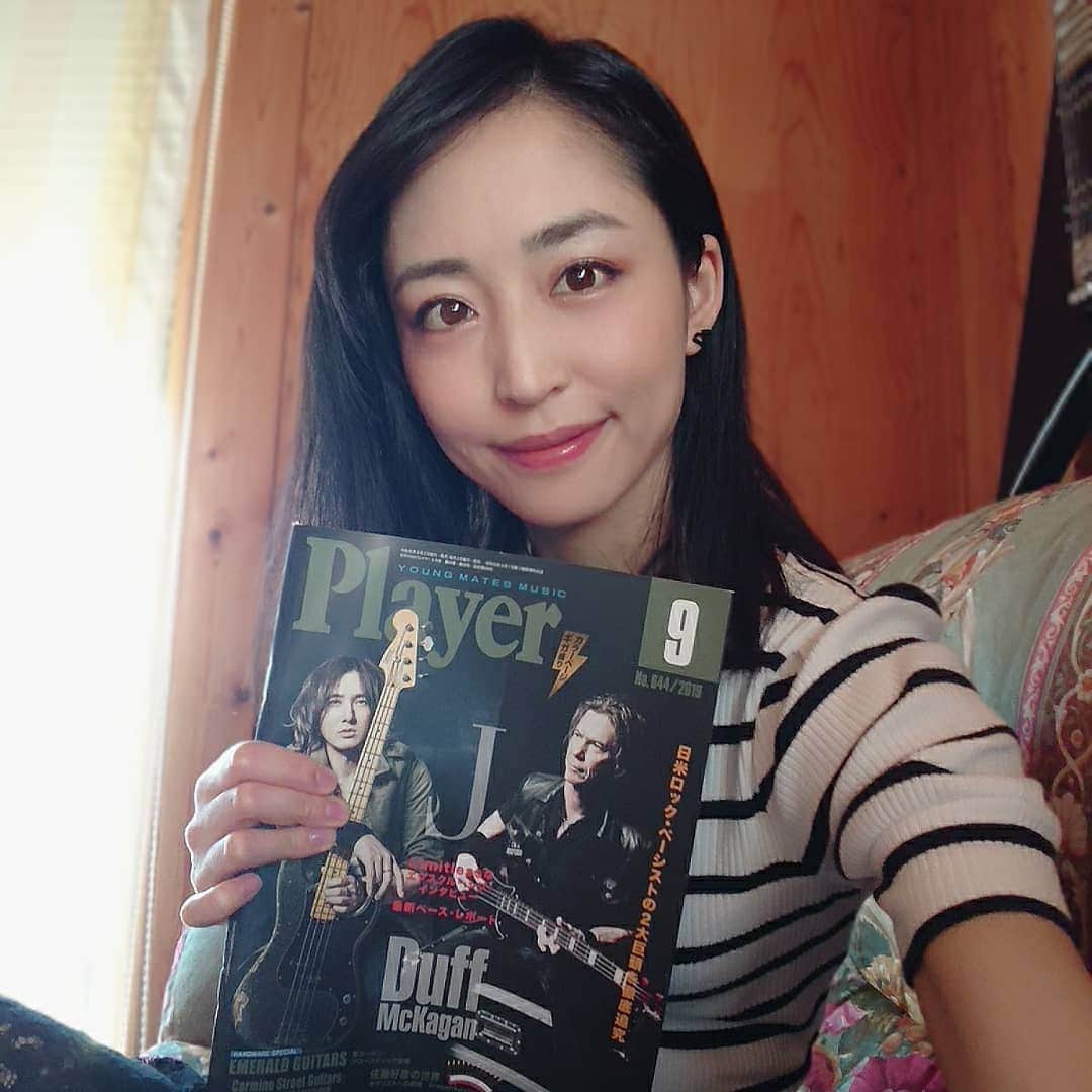 のインスタグラム：「Player 9月号！ D_Driveのポストカードが入ってます😉 是非手にとってね。  D_Drive's post cards are placed in Player!! #D_Drive #player #magazine #guitarist」