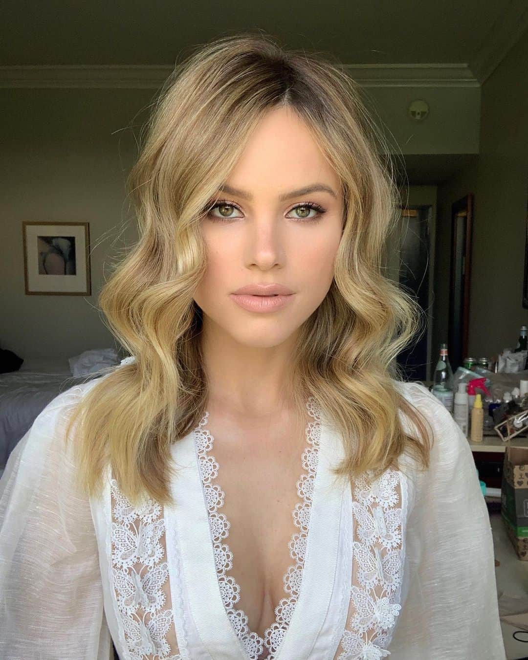 のインスタグラム：「TCAs for @prodigalsonfox!@katesynnottmakeup @laurapolko @jeanannwilliams @narrativepr 🦋🦋🦋🦋🦋🦋🦋🦋🦋🦋🦋🦋🦋🦋」