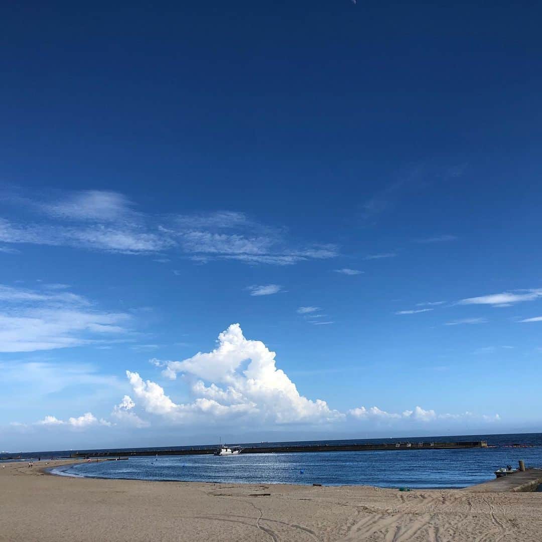飯沼誠司さんのインスタグラム写真 - (飯沼誠司Instagram)「KOBE  弾丸神戸ツアー。 満喫。 もちろん仕事。 この時期は遊ぶ暇は無い^ ^ 関係者の皆様ありがとうございました。 #kobe #須磨海岸  #舞子海水浴場  #marine #たん平  #chikinmarket  #海と食を堪能 #弾丸ツアー」8月8日 8時54分 - seiji_iinuma