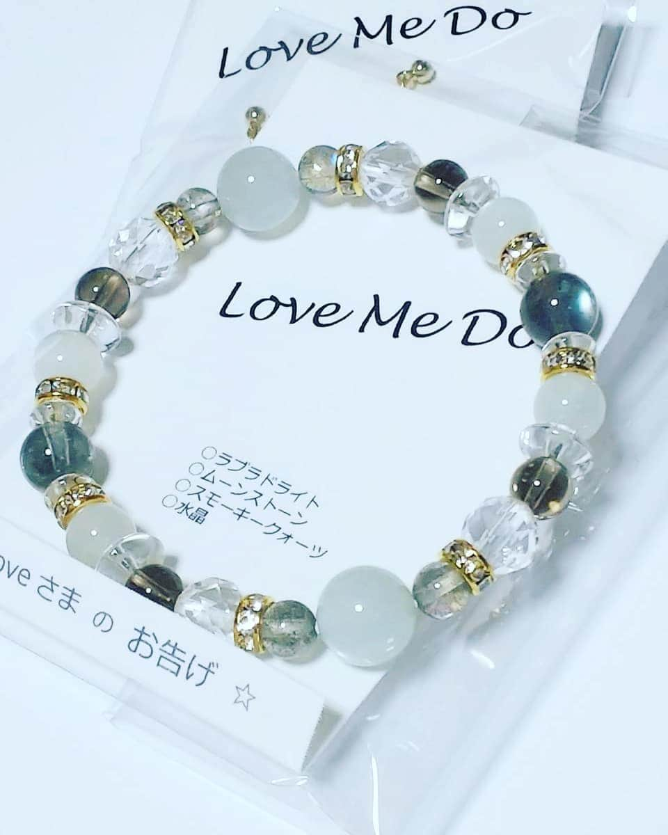 LOVE ME DOさんのインスタグラム写真 - (LOVE ME DOInstagram)「8月11日(日)占いトークライブ限定発売！パワーストーンブレスレット。数に限りがあります。 #ラブちゃんパワーストーン #LoveMeDoパワーストーン #ラブラドライト #ムーンストーン #スモーキークォーツ #水晶」8月8日 8時57分 - lovemedo_fortunteller