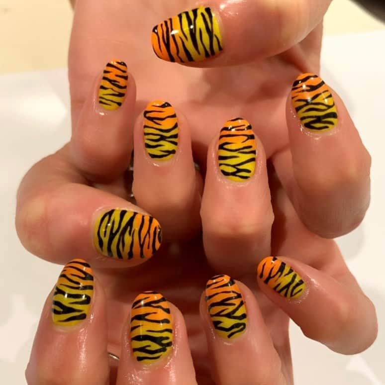 Mei Kawajiriさんのインスタグラム写真 - (Mei KawajiriInstagram)「Tiger 🐅 is the coolest animal 💕🐅just like a big cat ❤️❤️❤️@itsmesamwass」8月8日 9時06分 - nailsbymei