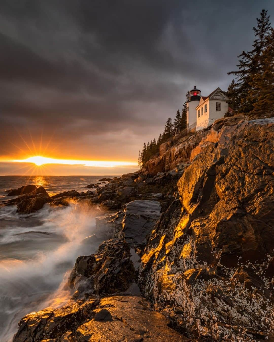 アメリカ内務省さんのインスタグラム写真 - (アメリカ内務省Instagram)「We’ve got to share one more photo for #NationalLighthouseDay. Bass Harbor Head Light is the only lighthouse on Mount Desert Island at #Acadia #NationalPark in #Maine. Currently a private residence for the commander of the local Coast Guard unit, the lighthouse dates back to 1858. Short trails lead to the shoreline on either side and provide spectacular views, especially at sunset. Photo @AcadiaNPS courtesy of J.K. Putnam (@jkputnamphoto). #travel #FindYourPark #usinterior」8月8日 9時05分 - usinterior