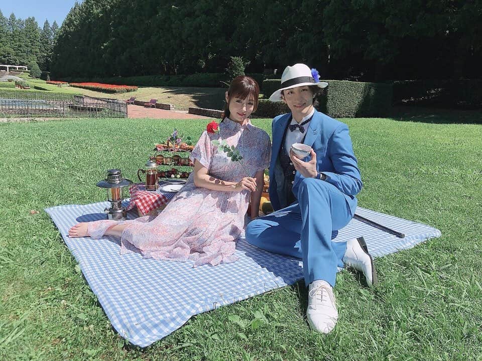 のインスタグラム：「#ルパンの娘オフショット﻿ ﻿ ﻿ ﻿ ‪第5話の華さん×円城寺さん✨﻿ ﻿ ﻿ ﻿ ‪２人のシーンがくるとSNSは、‬﻿ ﻿ ﻿ ‪今回もキターーー🔥🔥🔥﻿ ‪と盛り上がりますよね🤣﻿ ﻿ ﻿ ﻿ 今回も‬‪盛り上がること間違いなし‼️‼️‬﻿ ﻿ ﻿ ‪お楽しみに👋🏻💗﻿ ﻿ ﻿ お写真のテーマは『円城寺の理想と現実』⁉️﻿ ﻿ ﻿ #ルパンの娘 💎 #第5話は8月8日夜10時〜﻿ #深田恭子 #瀬戸康史 #小沢真珠 #栗原類 #どんぐり #藤岡弘、#加藤諒 #大貫勇輔 #信太昌之 #マルシア  #麿赤兒 #渡部篤」