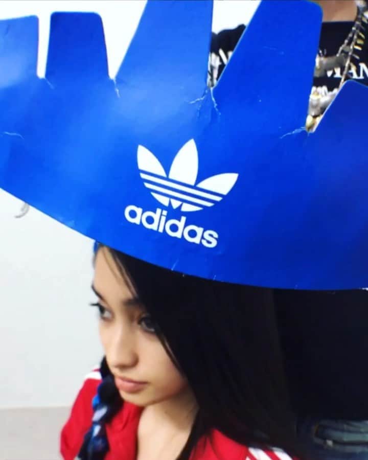 今泉亮爾のインスタグラム：「#shootingfor#adidas creating head with adidas straps& goods!!! W(`0`)W 🔷👑👟🔷👑👟🔷👑👟🔷👑👟👑👟🔷 Creative direction/Art direction : @phryne_sense (@inspirationcultmag) Stylist : @koseidmatsuda Hair Artist : @ryojiimaizumi Remake : @recouture_k Photographer : @yukubo & @phryne_sense (@inspirationcultmag) Model : @offi.sakura  Make-up Artist : @chifumi325 Production : @inspirationcultmag @adidastokyo @adidasoriginals」