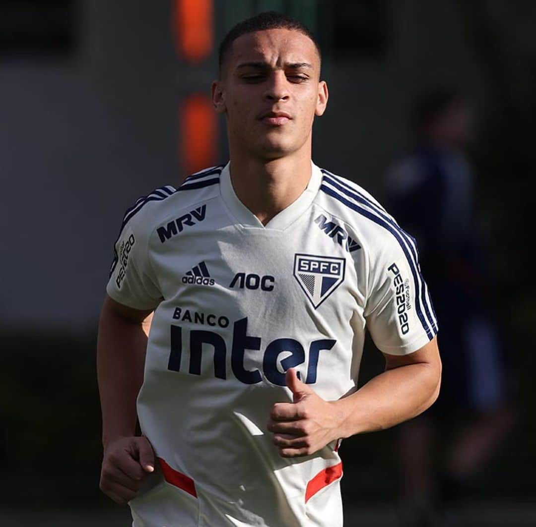 São Paulo FCさんのインスタグラム写真 - (São Paulo FCInstagram)「🏃🏻‍♂️⚽️ Mais um treino forte, de olho no clássico! É sábado: São Paulo x Santos, às 17h, no Morumbi, com mais de 30 mil ingressos já vendidos. Corre para garantir o seu! #VamosSãoPaulo 🇾🇪 ⠀⠀⠀⠀⠀⠀⠀⠀⠀ 📸 Rubens Chiri / saopaulofc.net」8月8日 9時37分 - saopaulofc