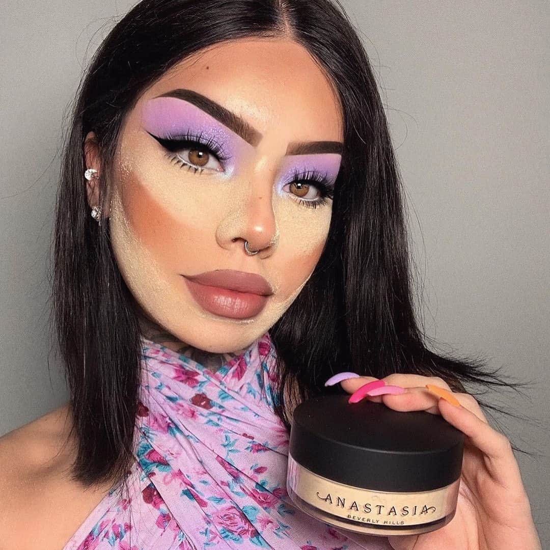 Anastasia Beverly Hillsさんのインスタグラム写真 - (Anastasia Beverly HillsInstagram)「Do you bake? ⭐️ @ddblueberry does using our NEW Loose Setting Powder in shade Banana  #abhloosepowder」8月8日 9時58分 - anastasiabeverlyhills