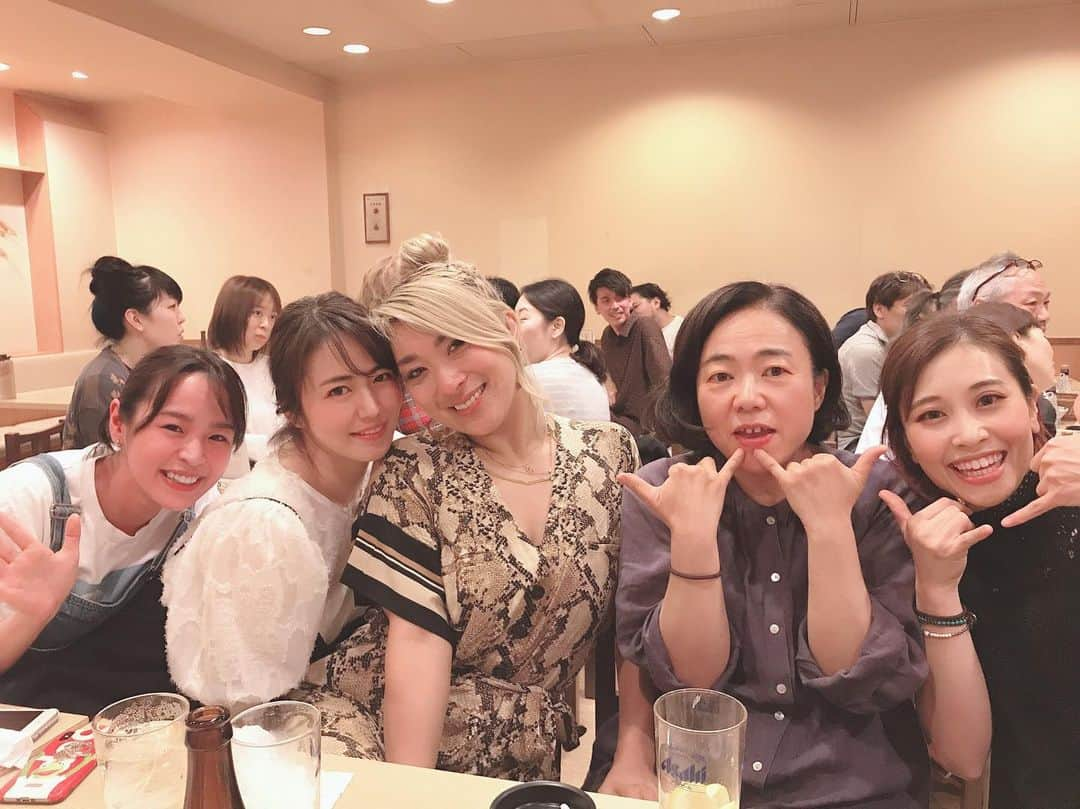 磯山さやかさんのインスタグラム写真 - (磯山さやかInstagram)「この前、楽しい楽しい座長会がありました！ キャスト、スタッフの皆さんと一緒にワイワイと♡ 本当に最高な方々とお仕事できてるんだと、改めて感じた時間でした！  #志村魂 #明治座」8月8日 10時15分 - sayakaisoyama