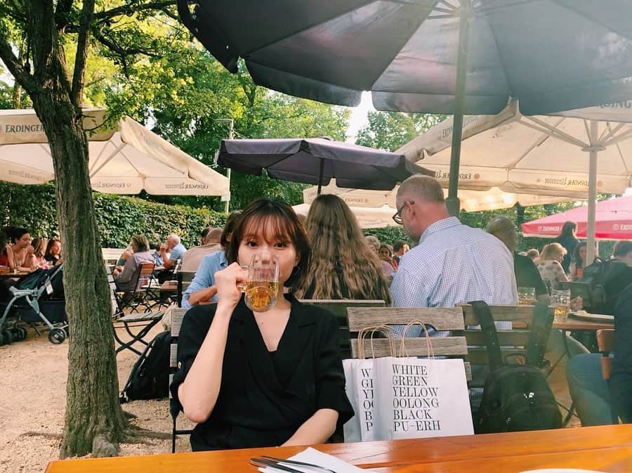 のインスタグラム：「ただいま日本🇯🇵🇯🇵 ひとり旅もいいけど、あたらしい景色やおもしろい出来事に出会ったすぐあとに、そのことについていっしょに考えられる人との旅はますますいい。あ〜たのしかった、きれいだった、だけで終わらない時間をいつもありがとうございます @l_jpn  飛行機で9時間寝続けて、さらに昨夜は時差ボケもなく0時に眠りについて、かんぺきに時差の歪みを解消した◎◎」