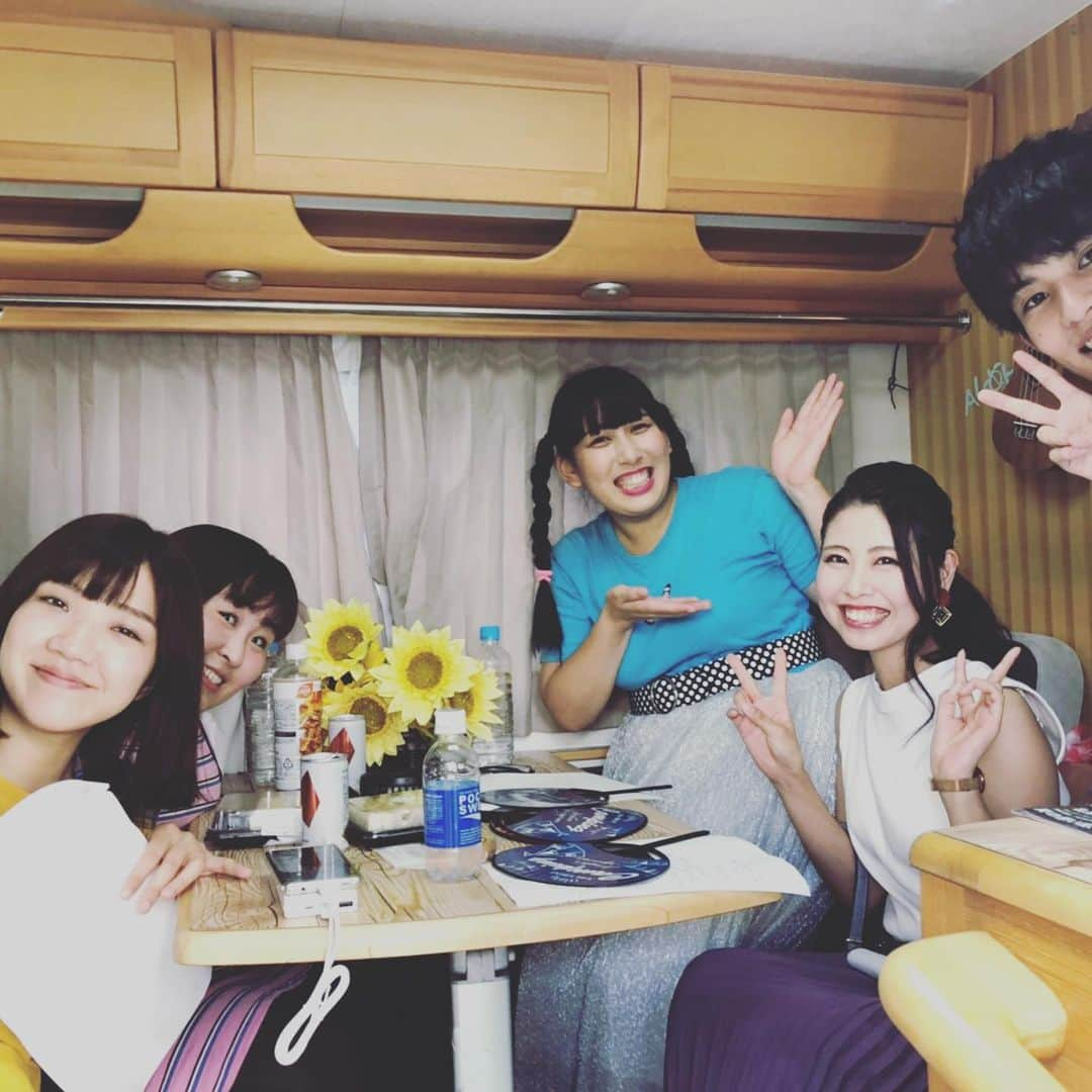 KUREIさんのインスタグラム写真 - (KUREIInstagram)「昨日は24時間配信番組のMCをやらせて頂きました！ やれるだろう！と思ってたけど、思いのほかきつかった。笑 そりゃ当たり前なんだろうけど、本当にみんなの繋がりや絆によって生きてんだなーと実感した24時間でした。 関わってくれた皆さん！見てくれた皆さん！本当にお疲れ様でした！  #3時のヒロイン #山之内すず #otodama #青春TV #24 #prizmax #山内鈴蘭 #岡本至恩 #まつきりな #市川美織 #fuki #miyuu #田村りな #ちなぴぴ #柊太朗 #cubers #86秒バズーカー #しゅんしゅんクリニックp #高橋マシ #マックスむらい #上野優華 #AmaryllisBomb #松本愛 #前田希美 #dish #toi #市川莉乃 #やしろなな #saltys #清水大樹」8月8日 11時01分 - kimaguren_kurei