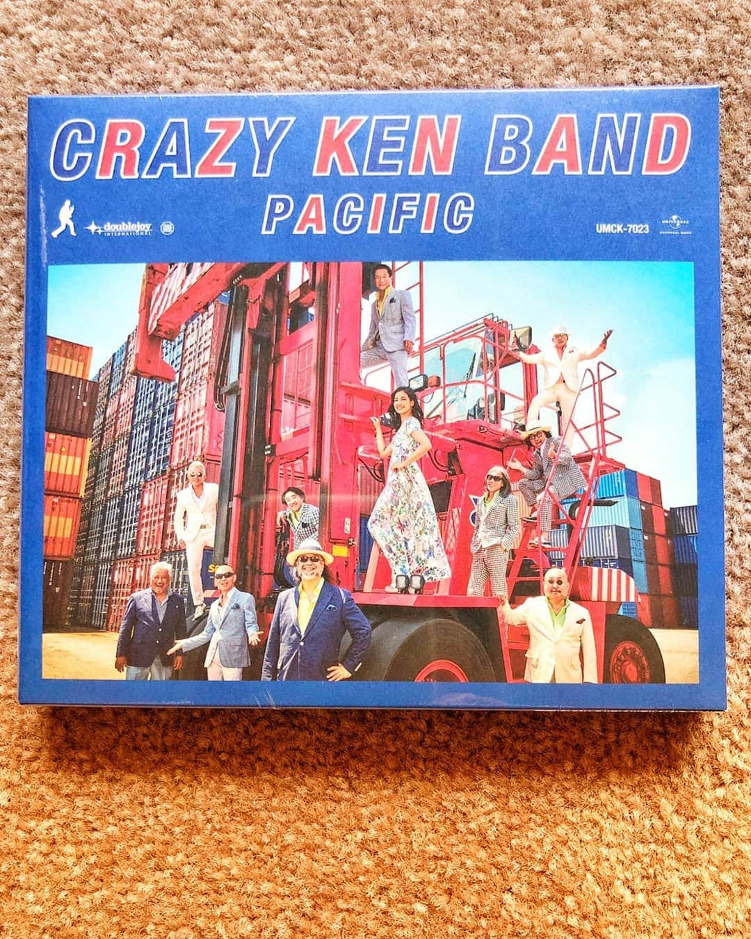 光石研さんのインスタグラム写真 - (光石研Instagram)「きた〜‼️CRAZY KEN BAND ブランニューアルバム‼️イイネ、イイネ、イイ〜ネ‼️ありがとう御座いました‼️ #クレイジーケンバンド 【by 光石】」8月8日 11時04分 - kenmitsuishi_official