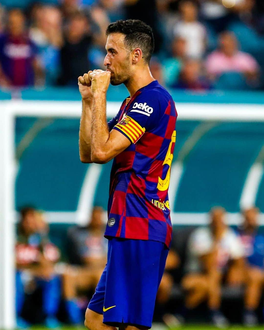 FCバルセロナさんのインスタグラム写真 - (FCバルセロナInstagram)「👏 W! Barça - Napoli 2-1 ⚽️ @5sergiob, @ivanrakitic  #ForçaBarça 🔵🔴」8月8日 12時03分 - fcbarcelona