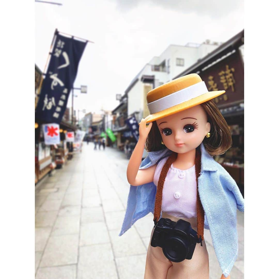 リカちゃんさんのインスタグラム写真 - (リカちゃんInstagram)「Let’s go around Shibamata with the Plarail memorial ticket by Keisei train !  ボンジュール♪ 今日はプラレールの記念乗車券を買って、プラレールスタンプラリーに挑戦よ☆ スタンプを3つ以上集めて対象のお店でお買い物をすると、記念カードがもらえるの♡ まずは柴又エリアのカードをゲット！矢切の渡しで涼んだら、次はどこに行こうかな♪  #立石駅がプラレールの駅に #リカちゃんの夏休み #リカちゃん #fashion #ootd #hairstyle #licca #liccadoll #japanesedoll #japan #girl #instadaily #instagood #instagramjapan #instagram #寅さん #柴又 #葛飾 #プラレール」8月8日 12時09分 - bonjour_licca