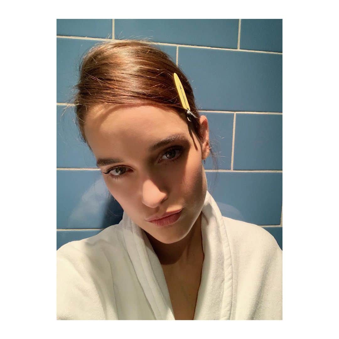 ケイト・ハリソンのインスタグラム：「🧵. @boden_clothing」