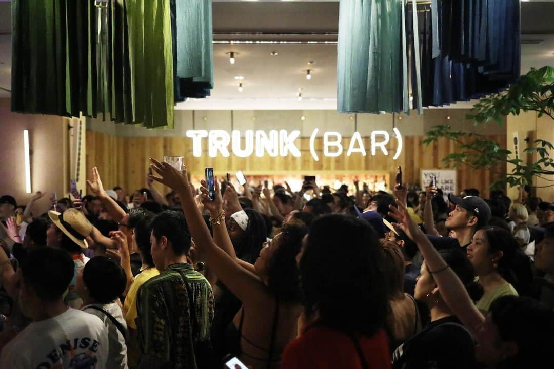 TRUNK(HOTEL)さんのインスタグラム写真 - (TRUNK(HOTEL)Instagram)「Thanks to everyone who came out last Monday night to party with Phony Ppl @phonyppl and to those who purchased one of the limited edition Union Tokyo x Phony Ppl T-Shirts! They got the crowd hyped with a special live performance which will be a night to remember! ⠀⠀⠀⠀⠀⠀⠀⠀⠀ DJs:  Lono @lono3  Fkak @fkakenshin  Yukibeb @yukibeb  Kimo ⠀⠀⠀⠀⠀⠀⠀⠀⠀⠀⠀⠀⠀⠀⠀⠀⠀⠀ #trunkhotel #ブティックホテル #boutiquehotel #dj #livemusic #party #bar #shibuya #omotesando #jingumae」8月8日 23時10分 - trunkhotel_catstreet