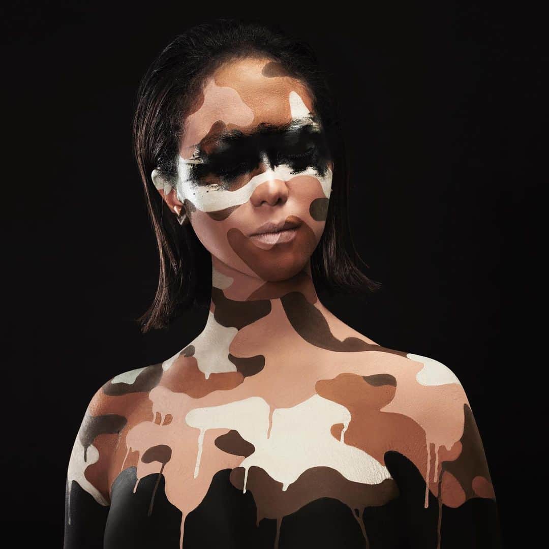 Amazing JIROさんのインスタグラム写真 - (Amazing JIROInstagram)「The camouflage pattern is usually made to look undetected by blending in surrounding but for this artwork, I wanted to pop out the pattern instead to blend the models in the background. “Camouflage?” Face & Body paint : #amazing_jiro Models : Ken Alexandar Ishii-Milovanov @kenimilovanov / Katie @keity.kt Hair : Yui Amano Photo : Youhei Kodama @kodamax_photo  #facepaint #bodypaint #paint #makeup #illusion #opticalillusion #illusionmakeup #trickart #creativemakeup #makeupartistry #art #artwork #mua #makeupartist #surrealart #street #camouflage #waww #フェイスペイント #ボディペイント #メイク #トリックアート #アート #錯覚 #錯視 #ストリート #迷彩 #カモフラージュ」8月8日 23時12分 - amazing_jiro