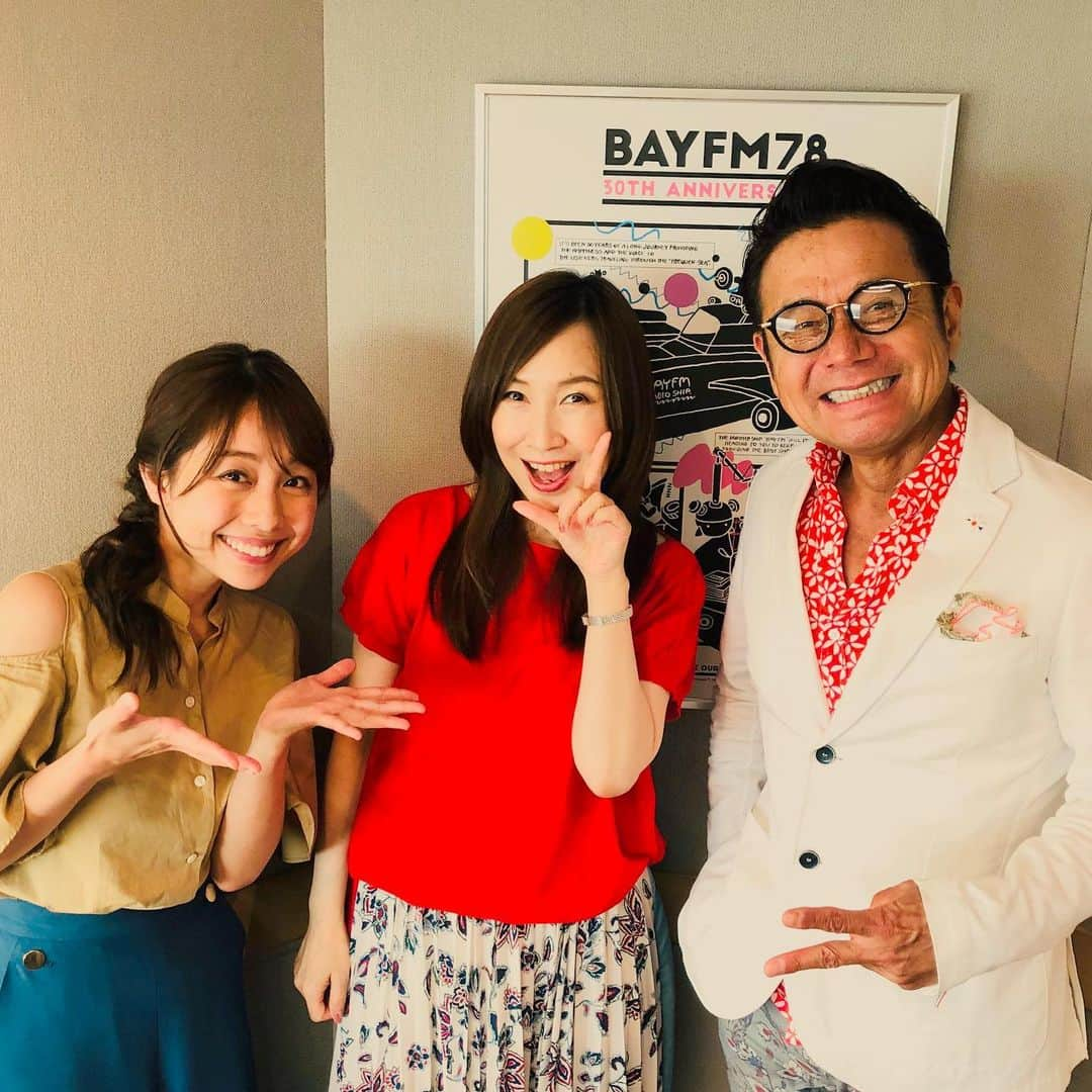 鈴木あきえさんのインスタグラム写真 - (鈴木あきえInstagram)「こんばんは◡̈⃝ #bayfm #bayline  今日、番組で話題になった 超超超大盛りペヤングを 帰りがけにリスナーさんがくださいまして （ありがとうございます💕） とっっても食べたい欲にかられております鈴木あきえです⭐️ シカシコレスゴイネ！！！ タタカウノタノシミダヨ！！！笑 ✱ ✱  さて 今日のbaylineには #森口博子 さんが来てくださいました🌈  素晴らしいお方すぎて、 毎回会うたびしびれます😍😭❤️ “人を喜ばせるクセ”がついてらっしゃるような、、 私も こういう女性になりたいなと 憧れるところ満載の 博子姉サマなのでした🌈  今回も ありがとうございました😊😊 では みなさん、 また明朝に〜💕 ✱ ✱ ⚫︎毎週金曜 文化放送『なな→きゅう』 7:00〜9:00生放送⭐️ ✱ ⚫︎毎週土曜 NHKEテレ『すくすく子育て』 12:00〜,21:00オンエア⭐️」8月8日 21時55分 - akiesuzuki0312