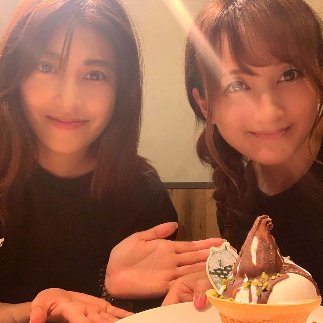 小松彩夏さんのインスタグラム写真 - (小松彩夏Instagram)「﻿ ﻿ 昨日は大好きなサムゴリブジュッカンで、お誕生日のお祝いをしていただきました🎉﻿ ﻿ ここのサムギョプサルは本当に絶品‼️﻿ お肉が甘くて、脂身もしつこくないの😍💕﻿ ﻿ 美味しいご飯を食べながら、色々な計画を...😆﻿ ﻿ 色々、楽しいこと企画中‼️✨﻿ ﻿ 真実ちゃんから嬉しすぎるプレゼント🎁欲しいなーってずっと前に話したのを覚えてくれていて...😭💕この人は気遣いの神様✨本当に尊敬できるお友達💓﻿ ﻿ 美味しいご飯食べながら、楽しいことを考えて、お祝いしてもらえて幸せなひとときでした❤️﻿ ﻿ #サムゴリプジュッカン #サムゴリ #サムゴリプジュッカン東京 #渋谷 #Shibuya #東京 #TOKYO #サムギョプサル #美味しい #楽しい #幸せ #ありがとう #food #yummy #美味しい #コマログ」8月8日 21時56分 - official_ayaka_502