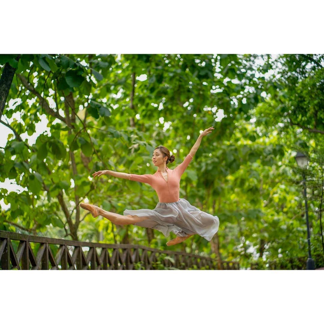 峯岸伽奈さんのインスタグラム写真 - (峯岸伽奈Instagram)「. . .  jumping to long weekend!!🙌 . 📷@take_dance_photo  #balletphotoshoot #balletphotography  #sonya7ii #sonyalpha  #yumikoleotard #bealpha　#sonyforher　#sonysingapore #バレエ #バレリーナ」8月8日 21時51分 - minegishikana_