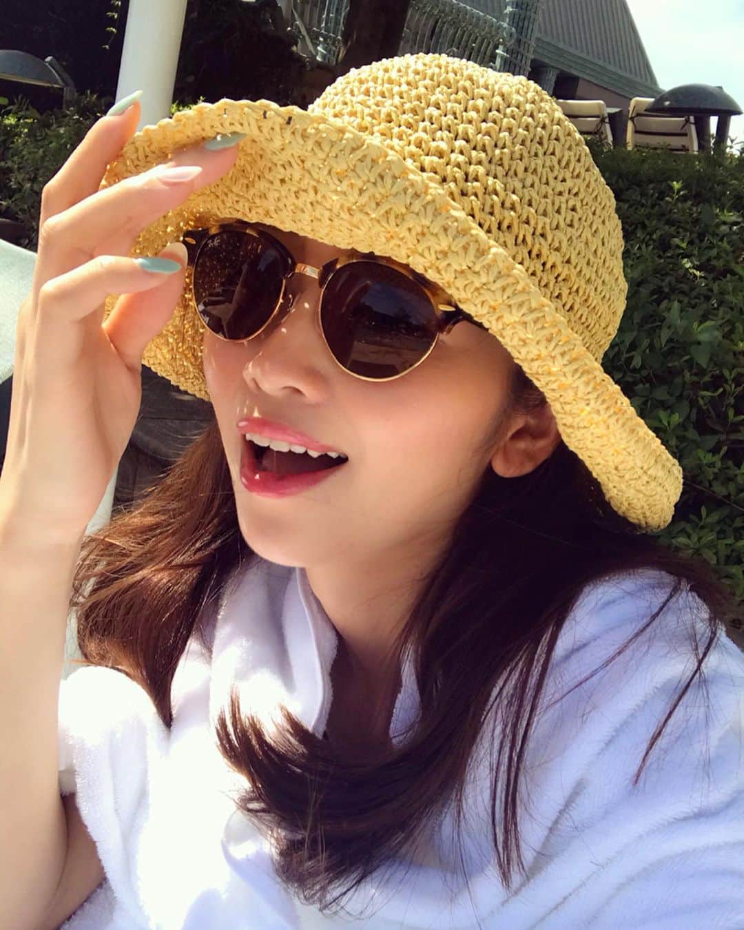 のインスタグラム：「毎日むしあつーいですね🤯 プールに行ってきました☀️🏊‍♀️ 「プール行こう！」って言われると ワクワクする😊👙⛱ . カラダが冷えて気持ちよか〜〜〜☺️ . . #プール #夏 #pool #summer #tokyo #泳げないけどプールは好き #水泳の授業は大嫌いでした #毎回ただ溺れかけて #必死に泳ぐ時間 #足がつかない深さの恐怖 #ジャンプして必死に息吸う #しかも高3まで男女一緒 #今もプール行くとたまに必死でジャンプしてます😂」
