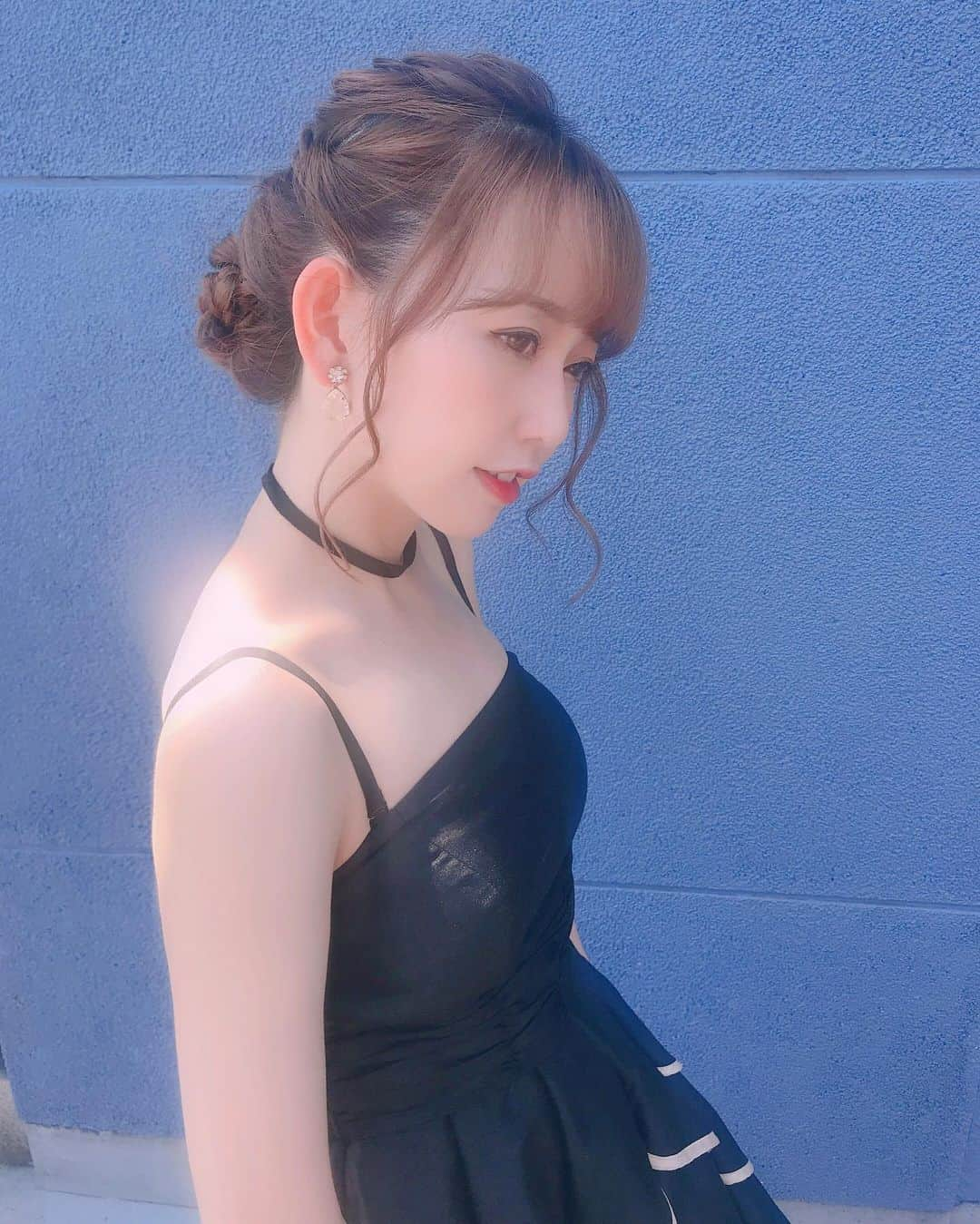 マリスさんのインスタグラム写真 - (マリスInstagram)「ドレスにチョーカーっていいよね🥰 . . . #dress #dressup #fashion #black #me #wedding #party #partydress」8月8日 21時57分 - marisu411