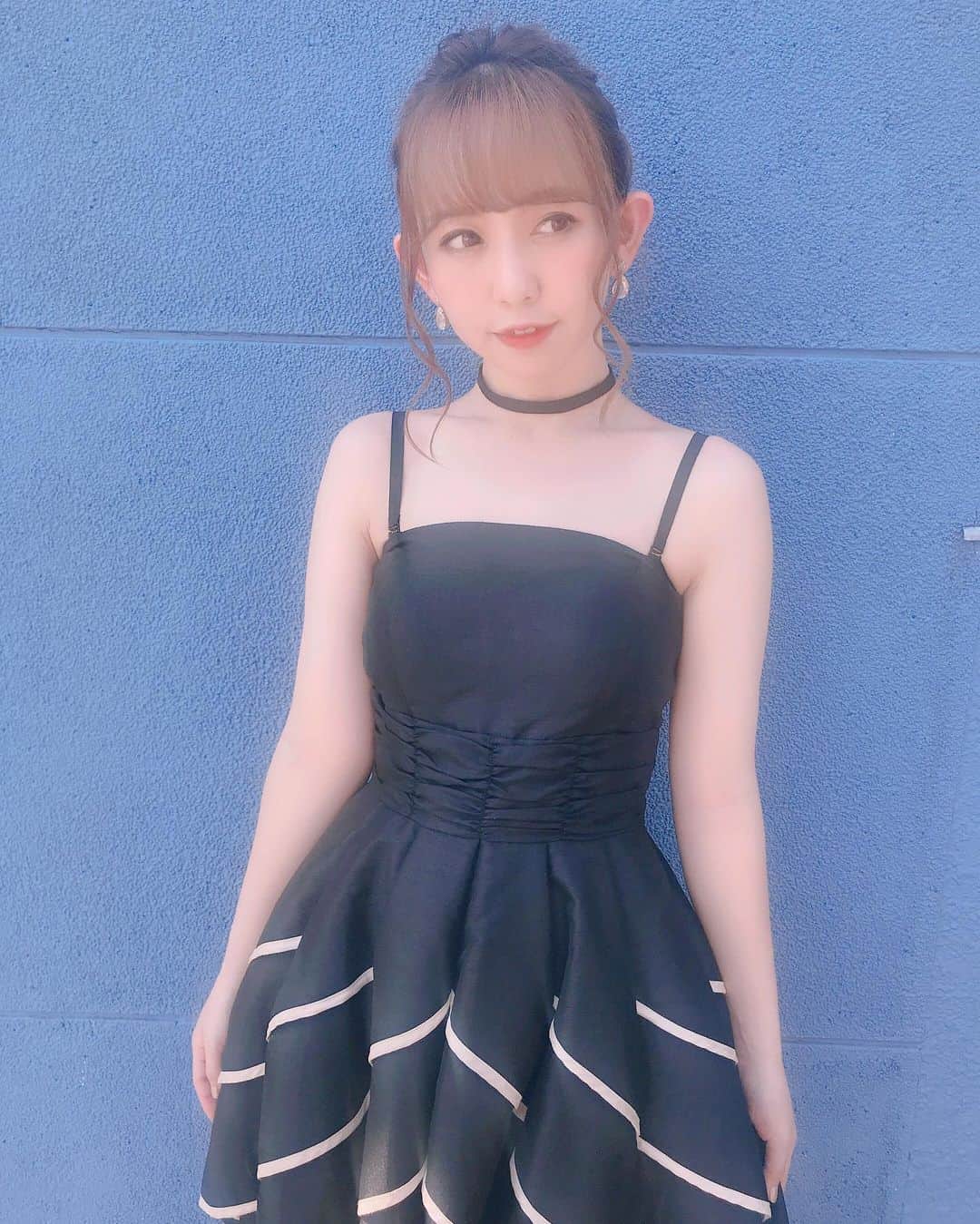 マリスさんのインスタグラム写真 - (マリスInstagram)「ドレスにチョーカーっていいよね🥰 . . . #dress #dressup #fashion #black #me #wedding #party #partydress」8月8日 21時57分 - marisu411