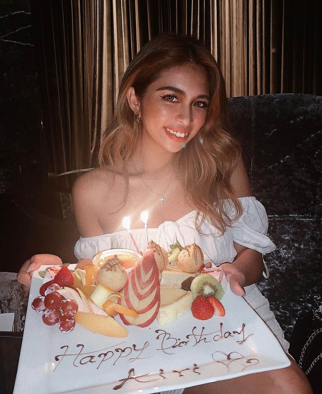 Airi Shibuyaのインスタグラム：「今日で22歳になりました☺️🎂 . 相方に祝ってもらうのは今年で3回目👯‍♀️ いつも本当にありがとう❤️❤️ . . そして、たくさんのDM,ライン ありがとうございます😭🥺✨ . 22歳も最高な一年になりますように🥰 . #mybirthday#thankyou#august8」