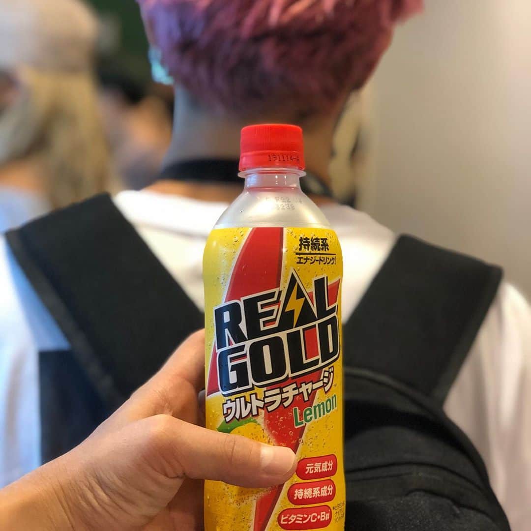 濱本和真のインスタグラム：「大分🔥 お疲れ様でした！ 今日も汗だくだくでした🤒  明日は宮崎🥭 #ayumihamasaki #troubletour20192020 #realgold #マジ金」