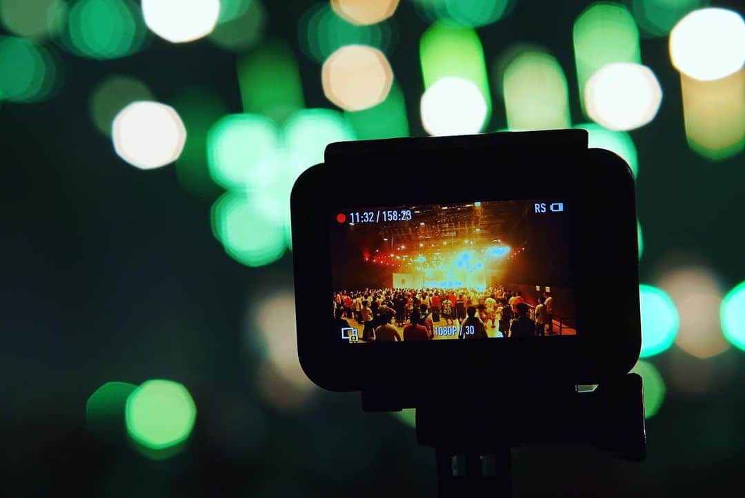 近藤薫のインスタグラム：「お台場でのイベントの時の写真。胸が熱くなる景色でした。やはりライブはいいね。 #osmoaction #dollfactory #live」