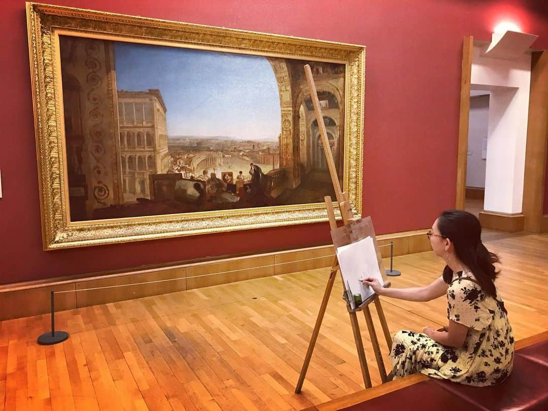 Rie fuさんのインスタグラム写真 - (Rie fuInstagram)「Farewell London (for now), I will miss your irreverence, Turner paintings, and the lovely transport system🇬🇧イギリスを出発する前日、テート・ブリテンのゴッホ展へ。イギリスは食事も交通機関も中世から発達してないけど、アートとパンクな反骨精神は抜群に素晴らしい。この３年間、日本とイギリスの文化、言語、そして音楽を比べて色々と考える所があったので、これから様々なかたちで発信していきたいと思っています！#uk #london #tate #britain #turner #vangogh #art #painting #gallery #museum #starrynight #sunflower」8月8日 22時22分 - riefuofficial