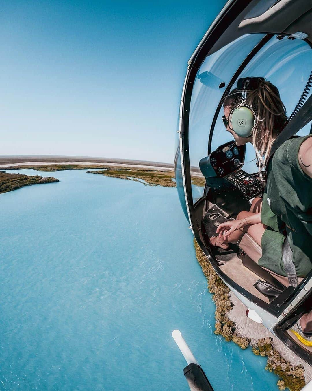 Australiaさんのインスタグラム写真 - (AustraliaInstagram)「You could say that the water at @williecreekpearls is... pearlfectly blue. 😉 @ninanhaia enjoyed a scenic #helicopter flight while touring the farm with the #GoProCreatorSummit crew in #Broome this week. Visit this iconic @westernaustralia pearl farm in true VIP style with return chopper transfer from your hotel in Broome, and get a birds-eye-view of @australissnorthwest's breathtaking landscape along the way. 👀  #seeaustralia #justanotherdayinwa @GoPro #viewfromabove #thegreatoutdoors #travel」8月8日 22時24分 - australia