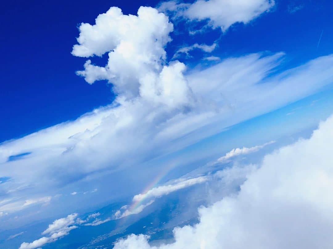 藤井夏恋さんのインスタグラム写真 - (藤井夏恋Instagram)「E-girlsでリベンジ富士山の日。 いろんな空が見れて 嬉しかった🌄😌❤️ 綺麗な空気と自然を感じ 心と体が浄化されたような 気分になる事ができたし メンバーとスタッフさんとも 一つになる事ができた。 過酷ではあったけど… 人生で2度目の富士山に 登る事ができてよかった。 忘れられない1日になったよ。 E高の放送お楽しみに^_^ Mt.Fuji🗻Thank you!!」8月8日 22時26分 - fujiikaren_official