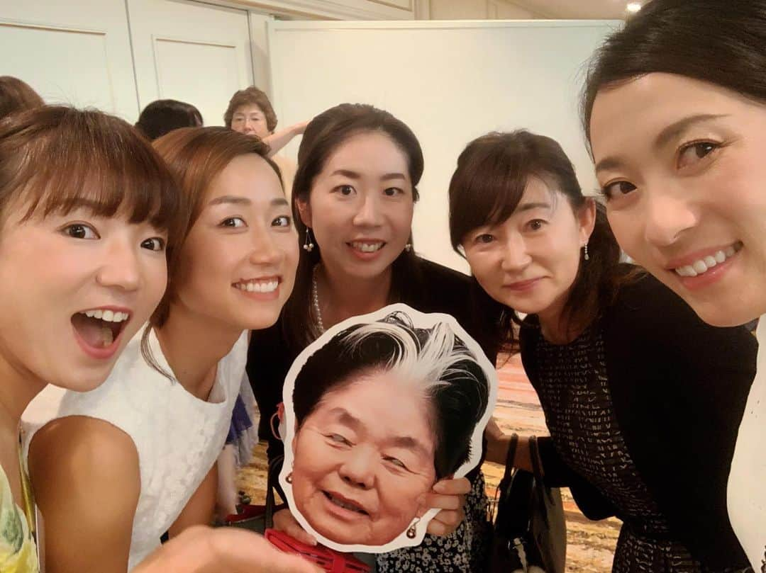 佐藤のぞみさんのインスタグラム写真 - (佐藤のぞみInstagram)「先日の小林法子プロの日本プロゴルフ殿堂入りパーティー✨🥳 法子さんおめでとうございます㊗️ 偉大な先輩プロに感謝です😌今の女子プロゴルフ界を作り上げてきてくれました🙇‍♀️ #ゴルフ#殿堂入り#小林法子 法子さんのお面かぶった人たちがたくさん出てきた🤣 それゲットして嬉しそうな人。笑」8月8日 22時26分 - satonozomi1028