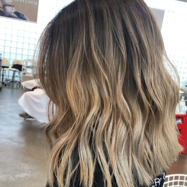 神能裕貴のインスタグラム：「【超リアル海外ヘアー / バレイヤージュ】 海外志向なお客様へ. #SHIMA#ハイライト#バレイライト#バレイヤージュ#海外ヘアー」
