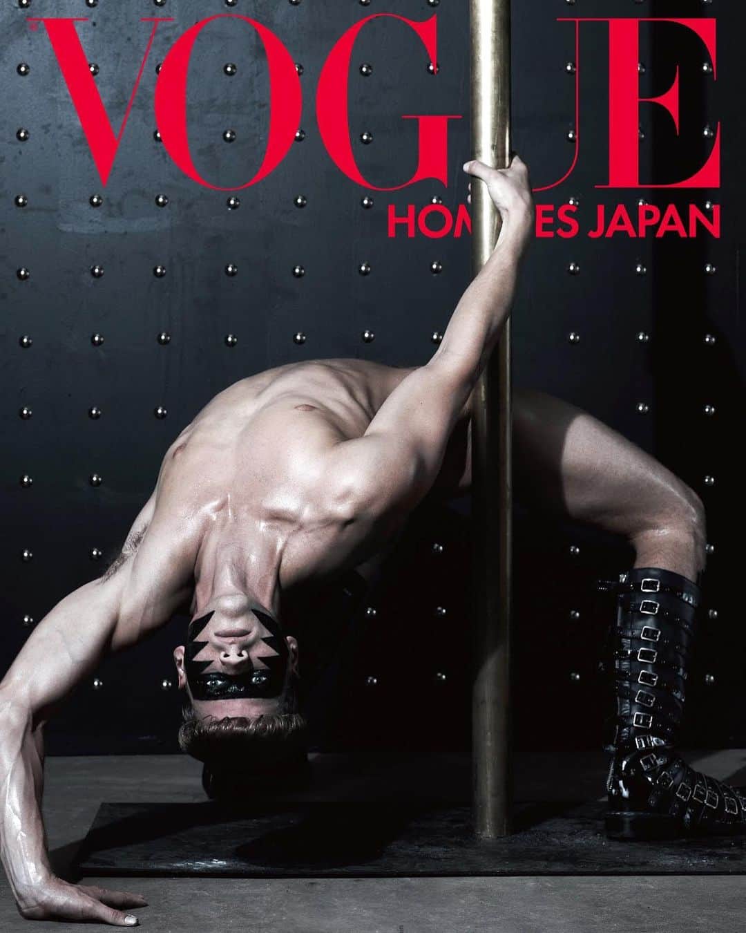 ニコラ・フォルミケッティのインスタグラム：「💥VOGUE HOMMES JAPAN 2009💥 // photo @stevenkleinstudio,  fashion by me 💪🏼」