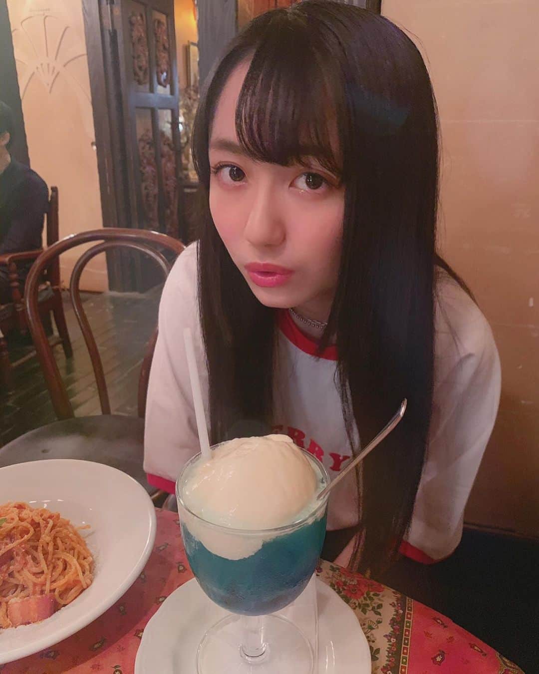 長尾しおりのグルメインスタ