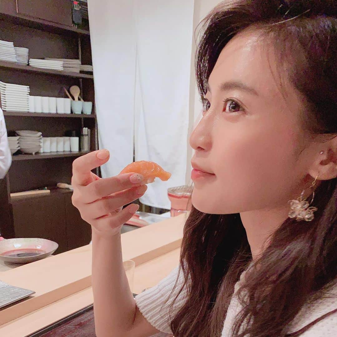 小島瑠璃子さんのインスタグラム写真 - (小島瑠璃子Instagram)「🍣 癒し、、、。」8月8日 14時11分 - ruriko_kojima