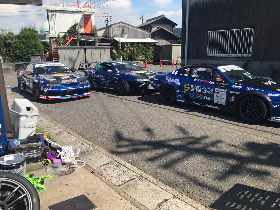 横井昌志さんのインスタグラム写真 - (横井昌志Instagram)「勢揃いしてます😊🤙 ちなみにまだ違う車輌もあります🤣 #mcrfactory  #dmax」8月8日 14時28分 - mcrfactory