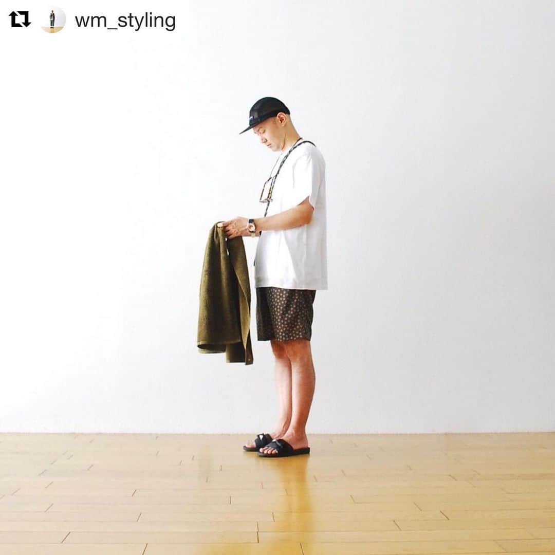 wonder_mountain_irieさんのインスタグラム写真 - (wonder_mountain_irieInstagram)「#Repost @wm_styling with @get_repost ・・・ ［#19SS_WM_styling.］ _ styling.(height 175cm weight 59kg)  cap→ #nanamica ￥7,344- glass code→ #ACdesign ￥19,440- eyewear→ #LescaLUNETIER ￥39,960- tee→ #VAINLARCHIVE × #FRUITSOFTHELOOM ￥4,860- shorts→ #needles ￥18,360- sandal→ #MOUNTAINSMITH ￥10,692- watch→ #NigelCabourn × #TIMEX ￥31,320- mobile strap→ #EPM ￥7,344- bath towel→ #FreshService ￥7,344- _ 〈online store / @digital_mountain〉 → http://www.digital-mountain.net _ 【オンラインストア#DigitalMountain へのご注文】 *24時間受付 *15時までのご注文で即日発送 *1万円以上ご購入で送料無料 tel：084-973-8204 _ We can send your order overseas. Accepted payment method is by PayPal or credit card only. (AMEX is not accepted)  Ordering procedure details can be found here. >>http://www.digital-mountain.net/html/page56.html _ 本店：@Wonder_Mountain_irie 系列店：@hacbywondermountain (#japan #hiroshima #日本 #広島 #福山) _」8月8日 14時47分 - wonder_mountain_