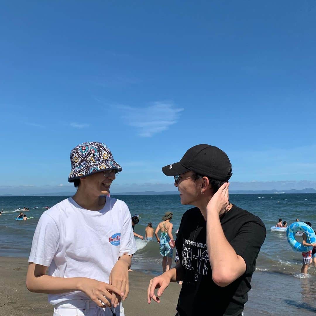 きいたさんのインスタグラム写真 - (きいたInstagram)「・ #超十代 で三浦海岸きてまーす！ ゆいとはかき氷メロン味だけ食べてどっか行きました！」8月8日 14時47分 - _kiita_0130_