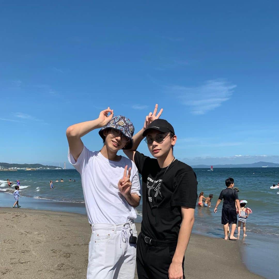 きいたさんのインスタグラム写真 - (きいたInstagram)「・ #超十代 で三浦海岸きてまーす！ ゆいとはかき氷メロン味だけ食べてどっか行きました！」8月8日 14時47分 - _kiita_0130_