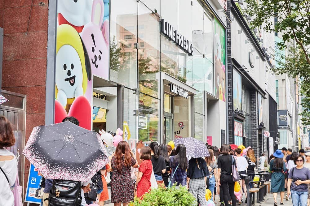 BT21 Stars of tomorrow, UNIVERSTAR!さんのインスタグラム写真 - (BT21 Stars of tomorrow, UNIVERSTAR!Instagram)「Thank you so much and appreciate all your love💕  FIND OUT MORE 🔍 LINK IN BIO . 📍 437, Gangnam-daero, Seocho-gu, Seoul  #THANKYOU #LOVEYOU #TakeMeToGangnam #MeetInGangnam #LINEFRIENDSSTORE #GANGNAM #BT21」8月8日 14時56分 - bt21_official