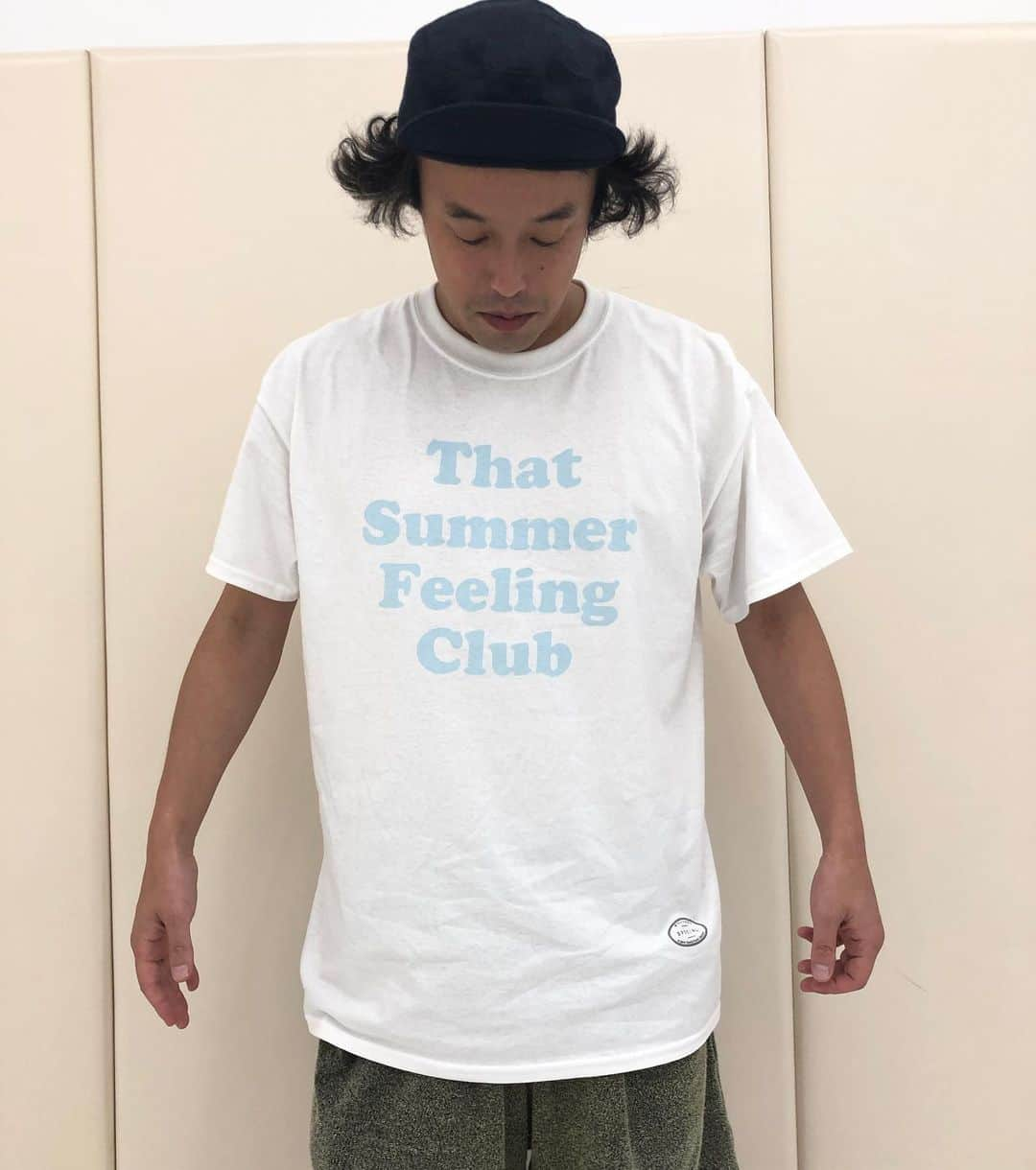 やついいちろうさんのインスタグラム写真 - (やついいちろうInstagram)「TangTangと一緒に新しい夏のTシャツ作りました。 That Summer Feeling Club Member 君もサマーフィーリングクラブメンバーになろう！！明日は梅田クラブクアトロでラブソファ！そこに持って行きます。」8月8日 15時09分 - yatsuiichiro