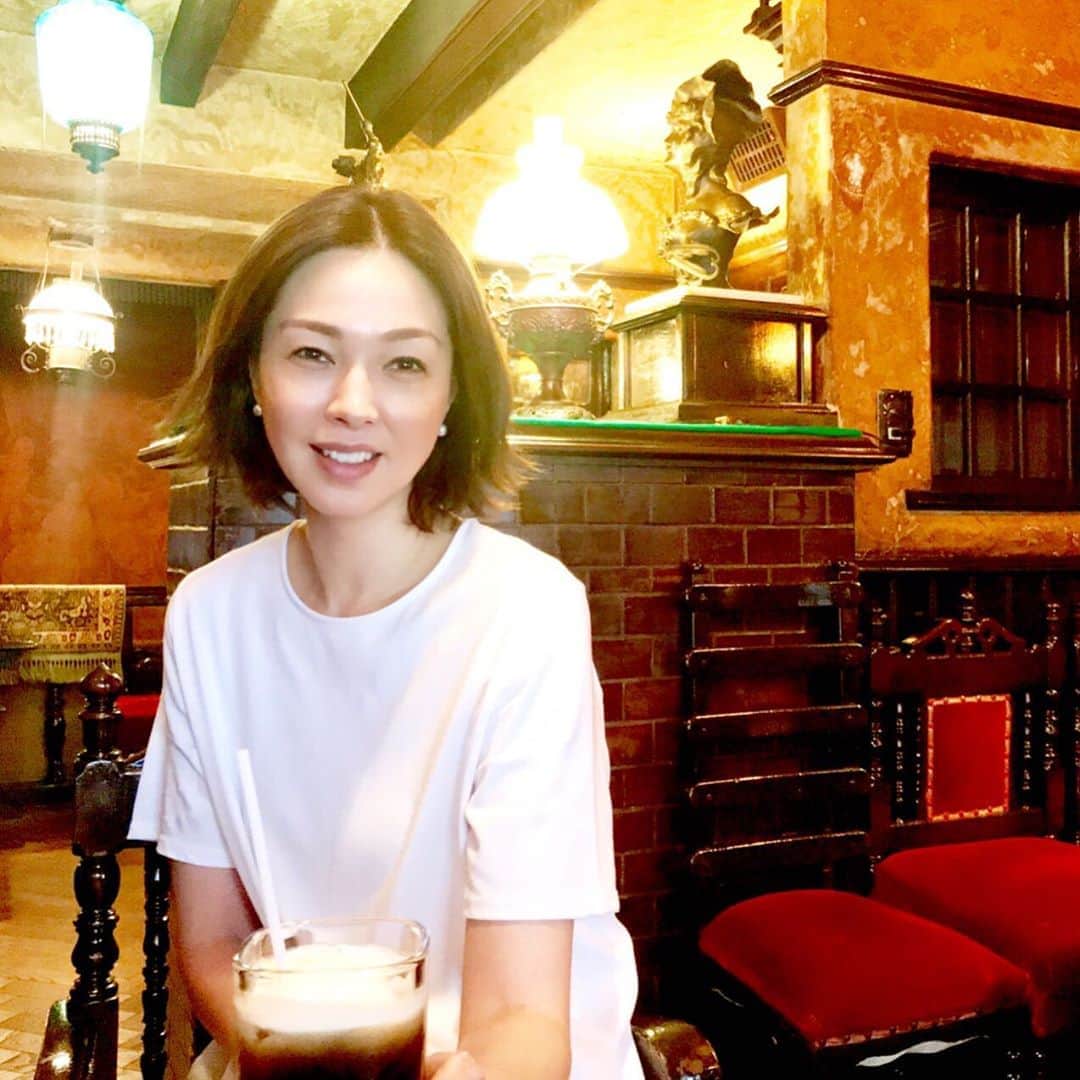 川原亜矢子のインスタグラム：「Iced Wienna Coffee✨ アイスウインナーコーヒー✨ #cafestagram #kyoto #ayakokawahara #純喫茶 #旅 #京都 #川原亜矢子」